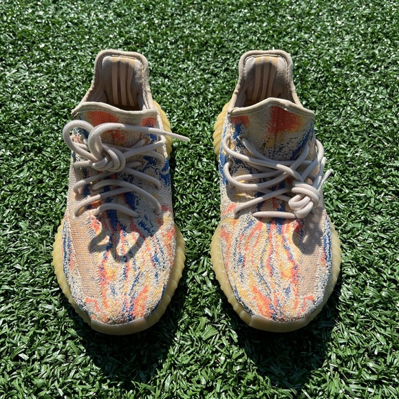Yeezy Boost 350 V2 ‘MX Oat’
Size 5.5y
8/10 Condition No Box
Buy Now $110 - Picture 3 of 6